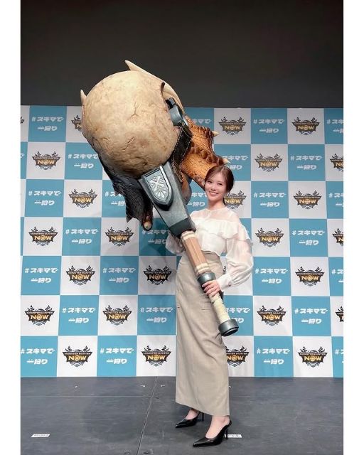 「ハンマーに憧れてる、太刀使いです」白石麻衣、めちゃデカハンマー構える姿に大反響！？