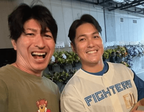 引退の日ハム・鍵谷が『1番信用できない人』、労いコメントと2ショットを公開