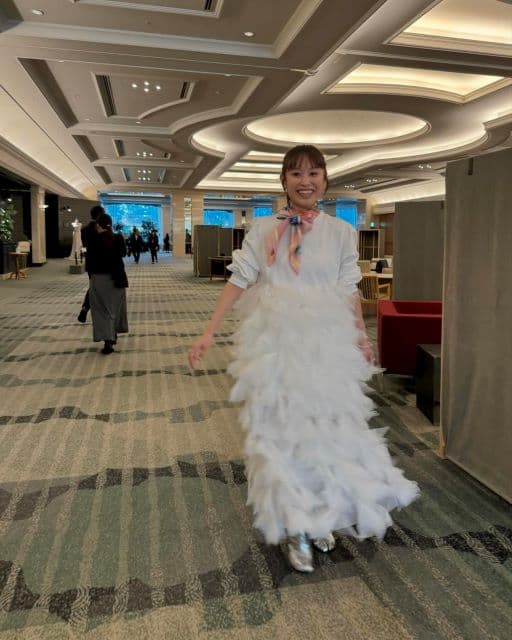 「いや嘘でしょ？」高橋愛、可愛いドレスで髪の毛が伸びたことを報告するもファンからつっこまれる！