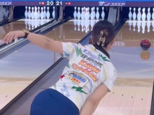 ボウリング・霜出佳奈、IDENTITY×ReXパールで“強烈ピンアクション”を実感！新コアの安定性に驚き