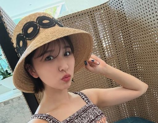 プーケット旅行の玉井詩織、美デコルテ＆ワキ全開な可愛すぎる