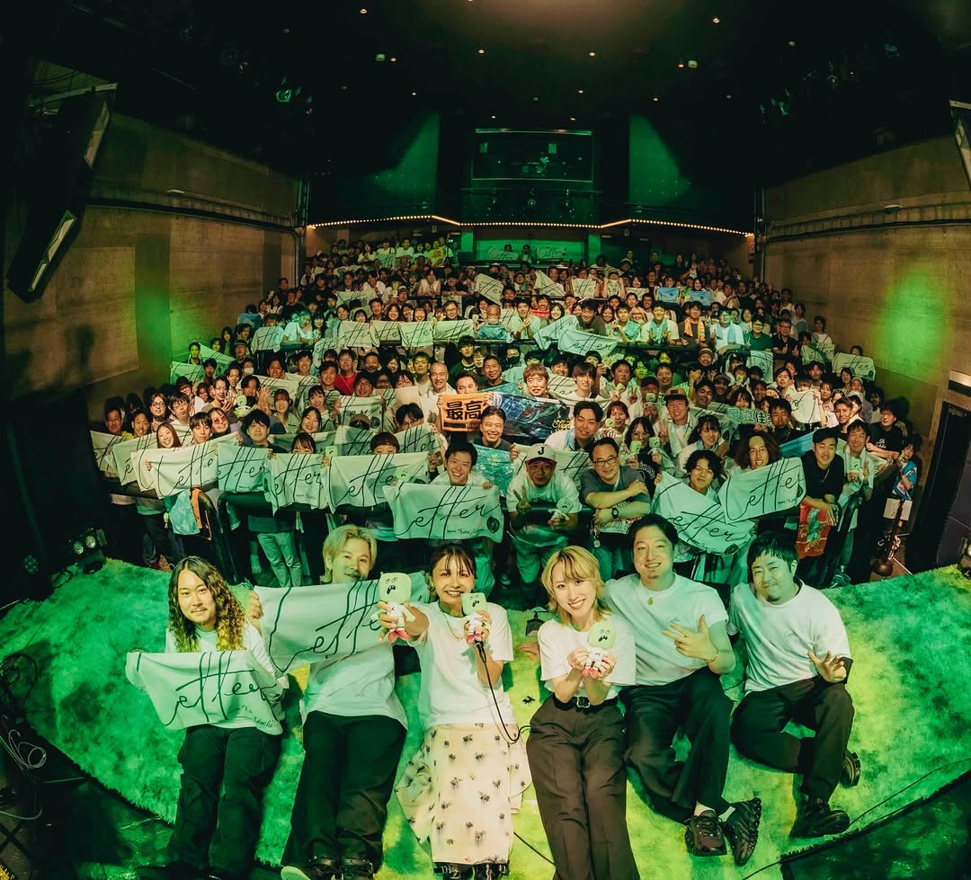 足立佳奈がデビュー8周年記念ライブを開催「まだまだ進むよ！」