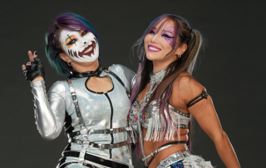 美しさと強さの融合！ASUKA＆KAIRIの“仲良し2ショット”が世界で話題沸騰