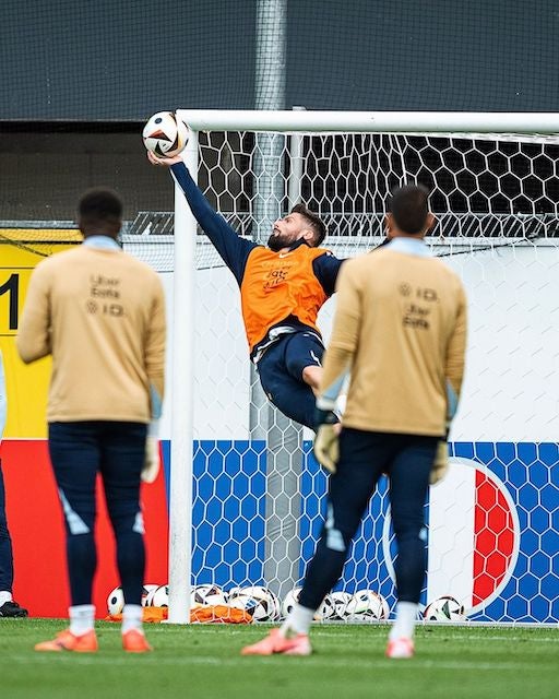 GKジルーが披露したナイスセーブが話題に