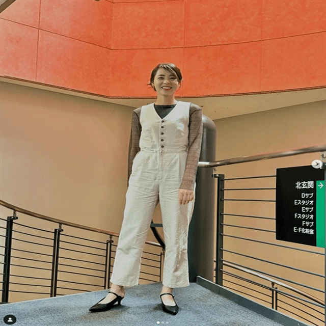 迫田さおり「ひるおび！」出演、美スタイルのオールインワンルック