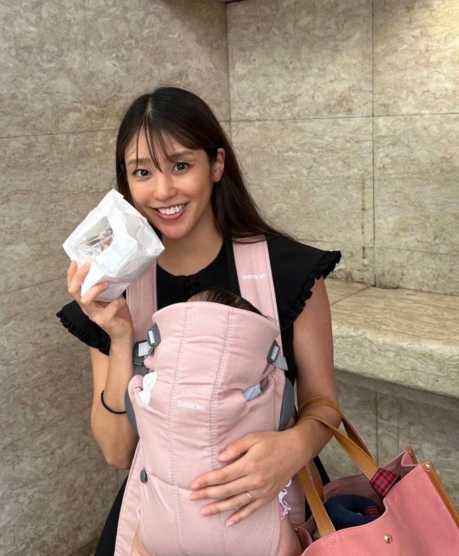 「微笑ましすぎる...。」あの人気アナウンサーの娘とのツーショットが話題に