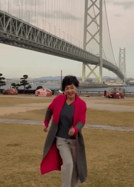 「元気頂きました」カメレオン女優・キムラ緑子、早朝のノリノリダンスムービー投稿が話題！