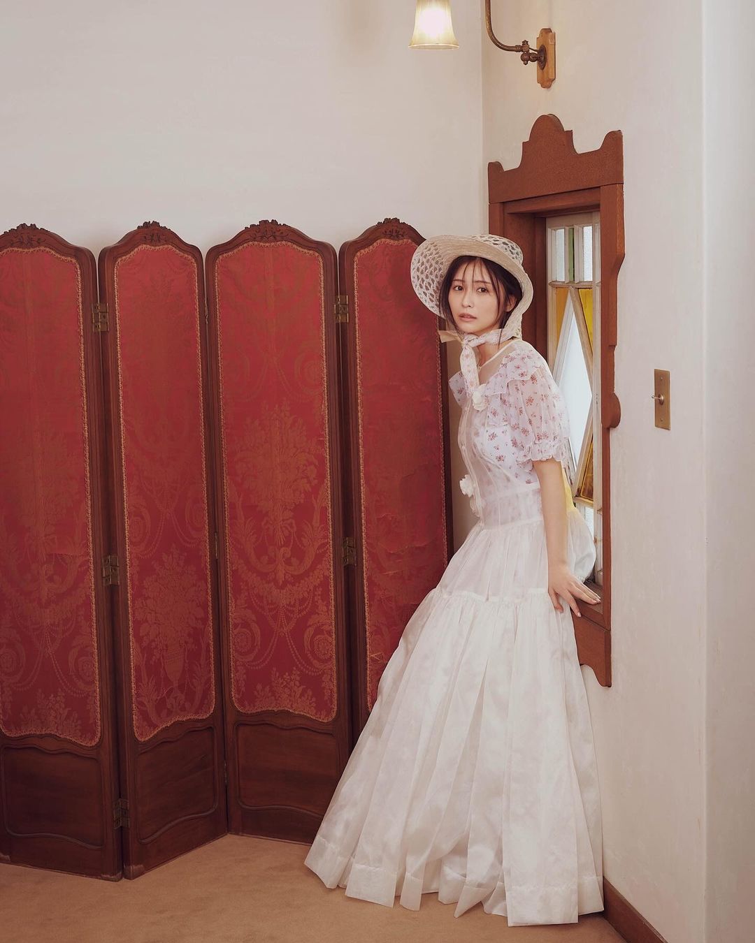 長濱ねるが美しすぎるドレス姿を公開！