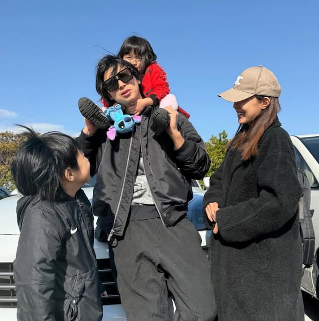 川崎希、第3子妊娠でつわりが最も重いと明かす 「体調を見ながら外出」の報告に温かい声