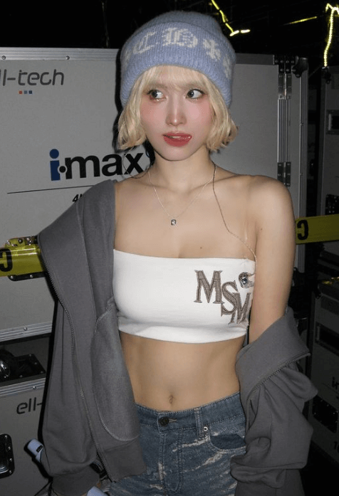 「ありがとう。」TWICEモモ、28歳誕生日に美麗ヘソ出しショットを披露！世界中から祝福コメントが届く