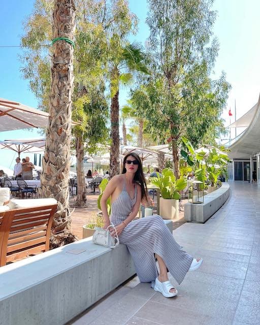 マギーの抜群のスタイルに「カッコイイ💕」モナコを満喫する様子を公開📸