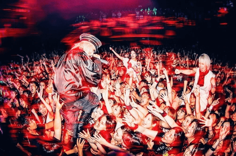 HYDE、福岡で熱狂のライブ！ツアー最終日を迎える