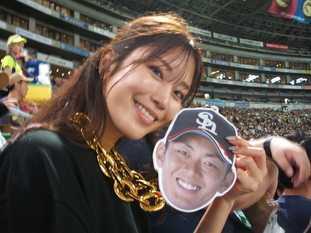 タレント・稲村亜美、花火やグルメを堪能！