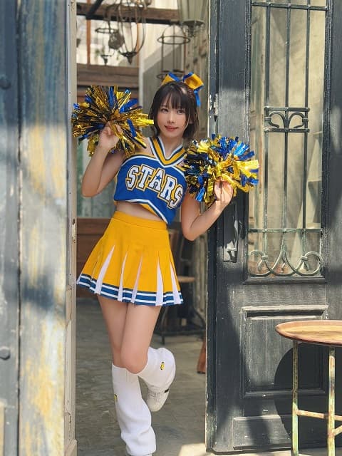 「最高に可愛いです！」人気コスプレイヤー・えなこがチアガール姿を公開