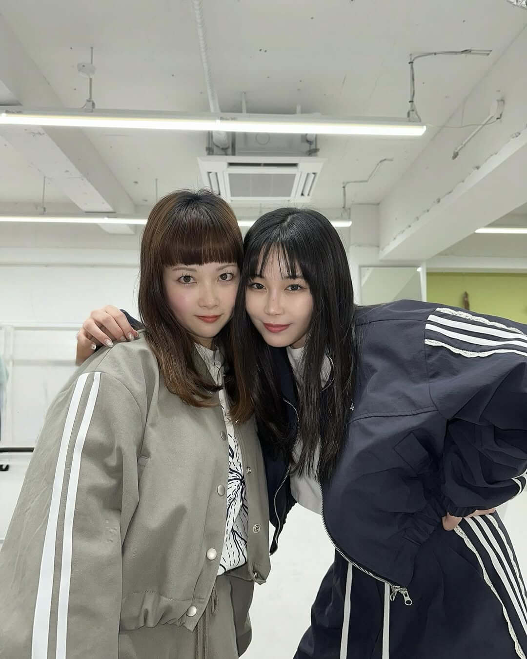 鷲尾伶菜、福岡のポップアップは親友の手もかりて準備！