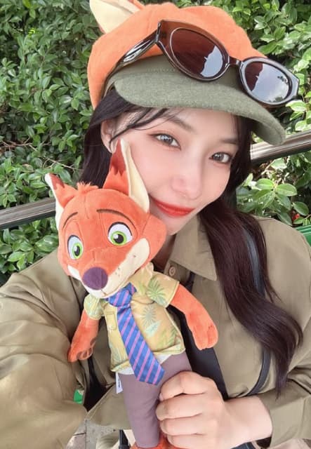 元NMB48・村瀬紗英 in 上海 ディズニーランドで大はしゃぎ！「無邪気お紗英さん可愛すぎる」と話題に！