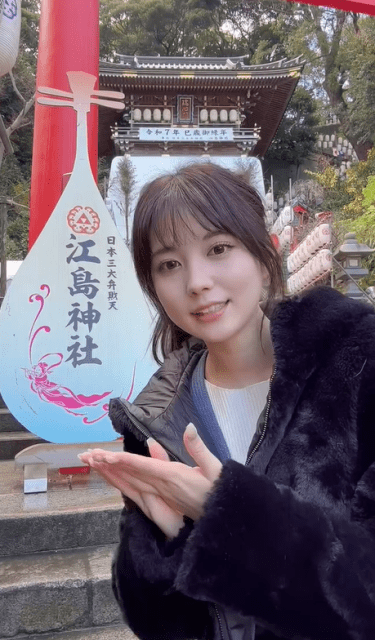 ノンノ専属読モ・せきぐちりさ、江島神社にお参りへ！朝一激カワスマイルムービーにファン歓喜！