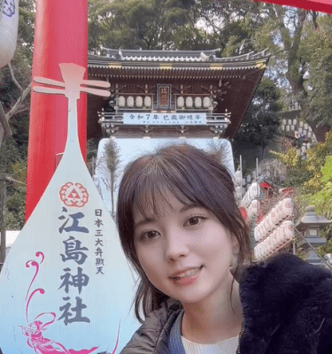 ノンノ専属読モ・せきぐちりさ、江島神社にお参りへ！朝一激カワスマイルムービーにファン歓喜！