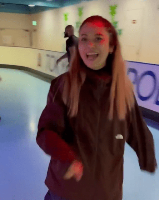 Chara「高校からの親友とローラースケート」楽しむ！スイスイ滑る『滑り納め』ムービーが話題