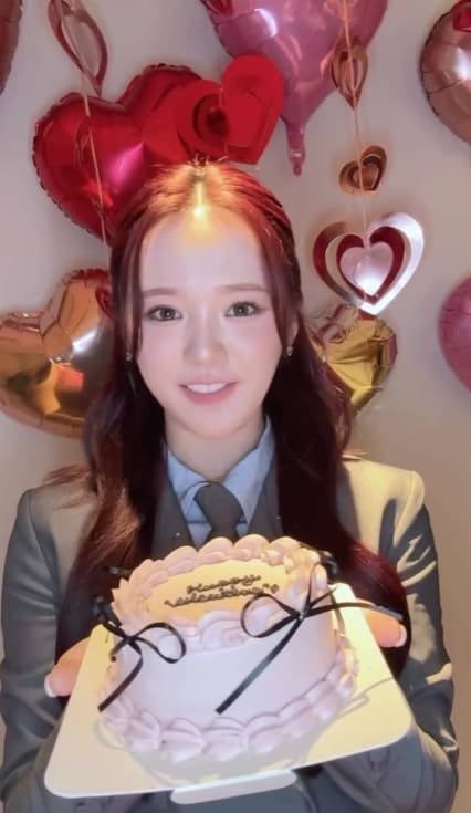 「あーんとするので、口に入れてください」NiziU・RIOにファンおねだり！