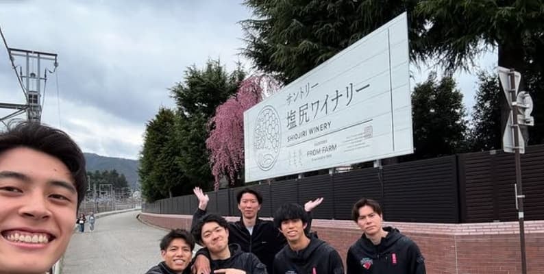 「試合の合間にワイナリー？」髙橋塁が投稿した塩尻ワイナリーでのオフショットに癒される人続出