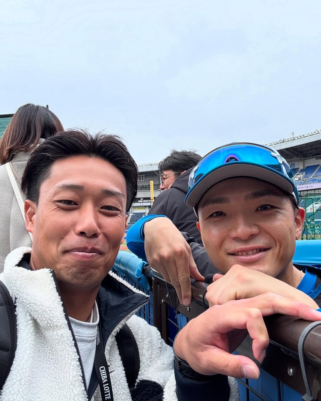 元中日外野手の新人記者が再びZOZOマリンスタジアムに降臨！「人気者」同士の2ショットにファン歓喜