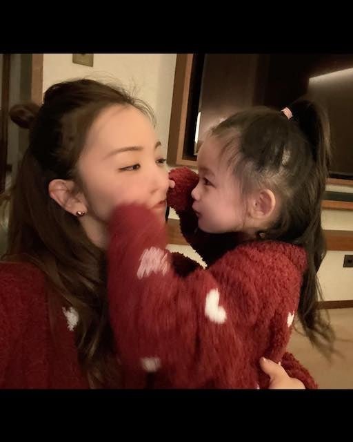 板野友美が愛娘