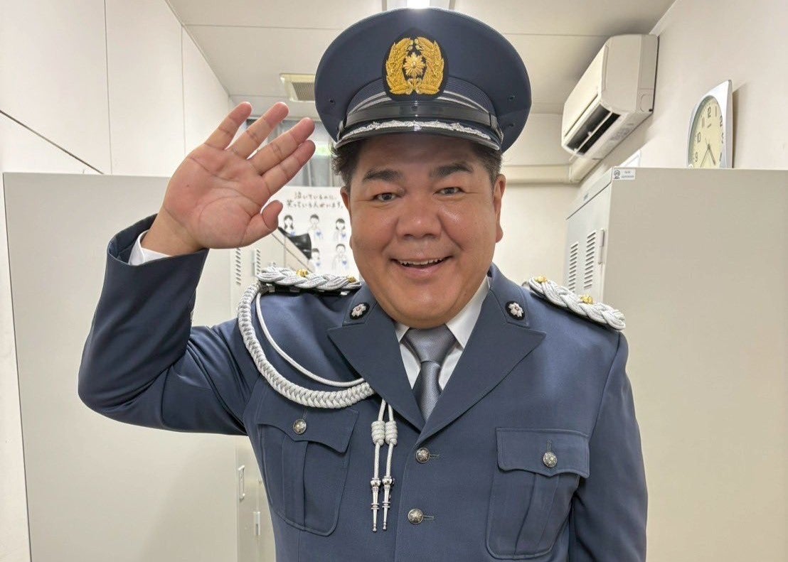 芸人・ゴリけん、福岡市南区の防犯・交通安全サポーターに就任　敬礼ショットも披露