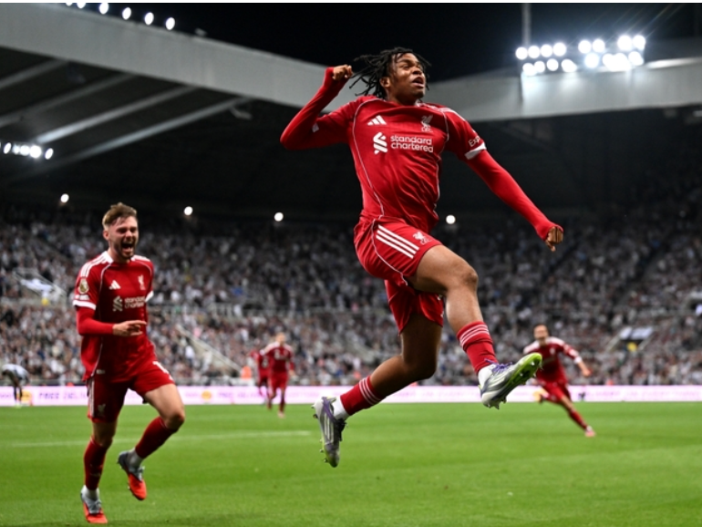 リバプール史上最年少、16歳の得点者が誕生！