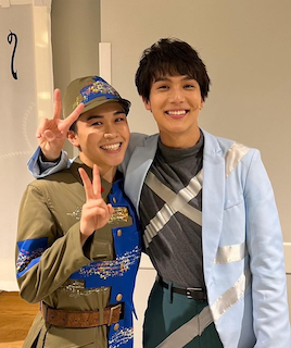 鈴木福 人気イケメン俳優との2ショット公開 全41公演完走を報告