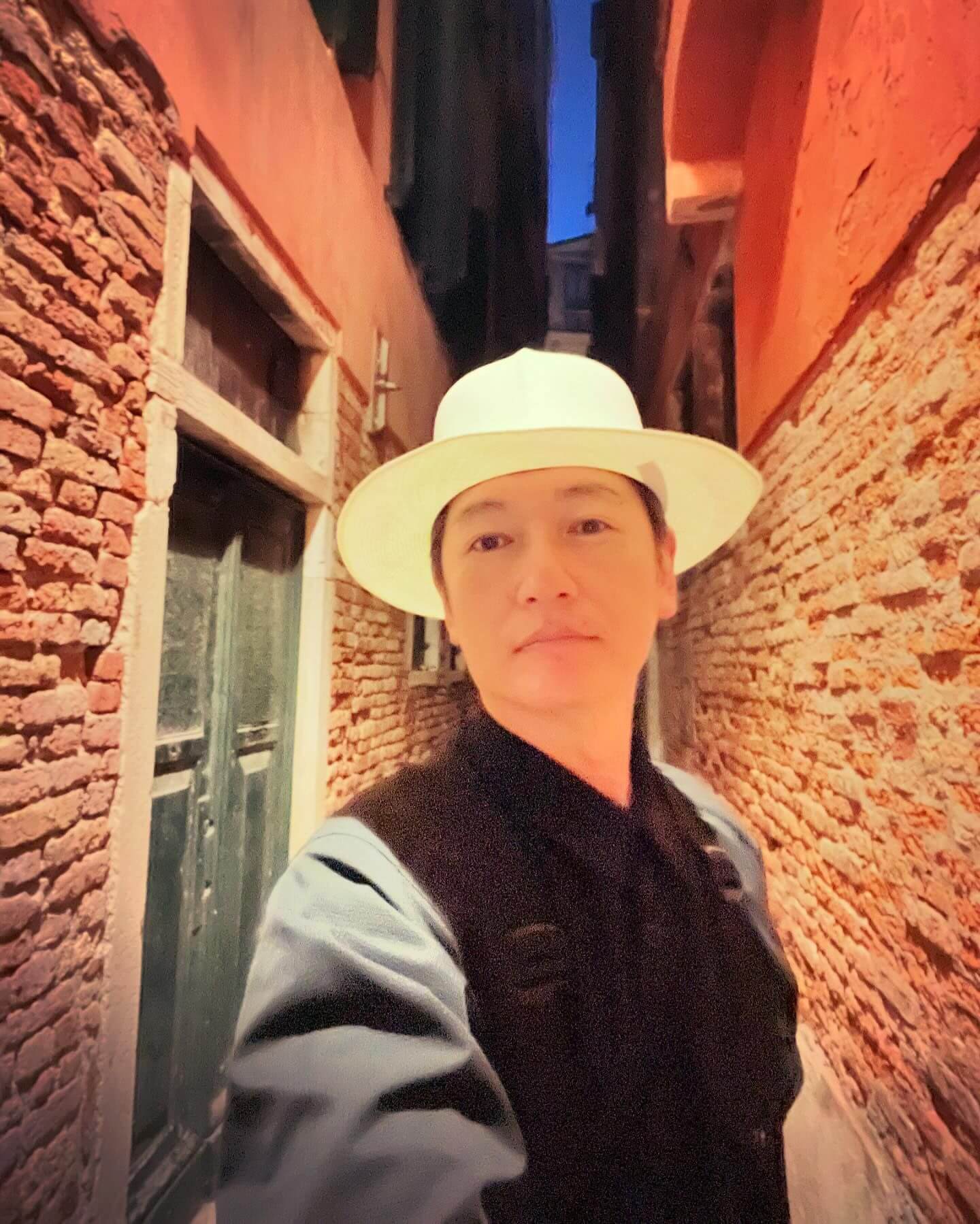 「元気です」俳優・井浦新が海外での近況を報告