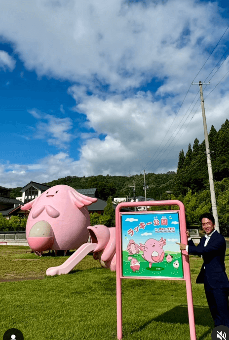 小泉進次郎、福島県柳津町を訪問—赤べこ絵付け体験で復興への思いを新たに
