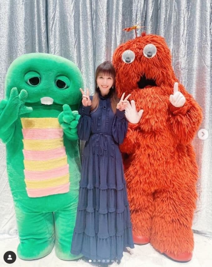 May J.がハマダ歌謡際に出演！ガチャピン・ムックなどとパシャリ