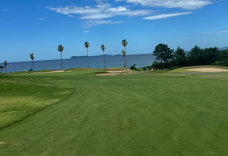 海が見えるコースでリフレッシュ！中澤裕子が語る“久々のゴルフ体験”に共感