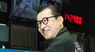 「また来てくれるかな？」岩井ジョニ男、新宿アルタでノスタルジックな一枚を投稿