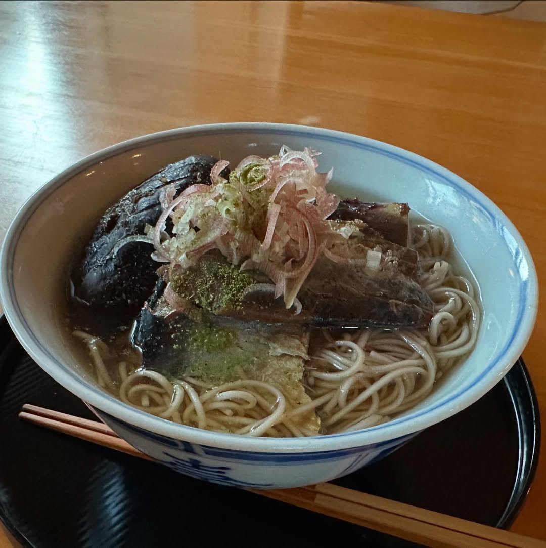 女優・三林京子、茄子とニシンを使った蕎麦の茗荷とたっぷりの生姜で「朝から滝汗かきました・・・」