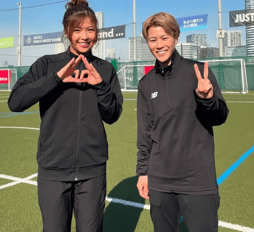 「死ぬほど下手すぎてすみません」人気タレント、コートで懺悔！？眞嶋優・フットサル筏井りさとの2Sも話題に「愛らしいです」