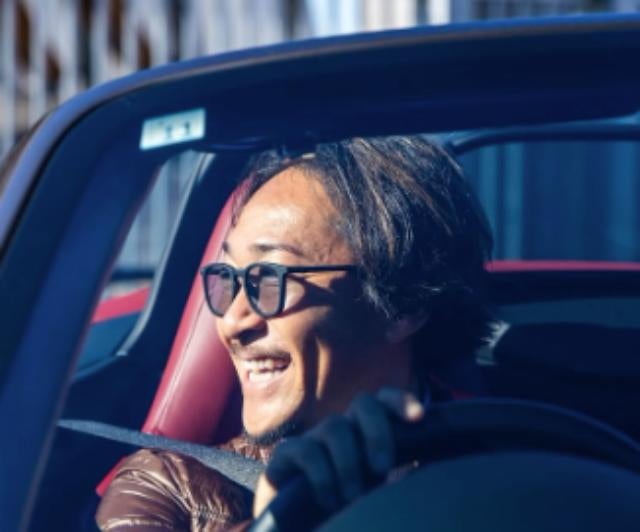 サッカー・石川直宏、愛車ポルシェと共に取材「相棒との時間が特別なものに」