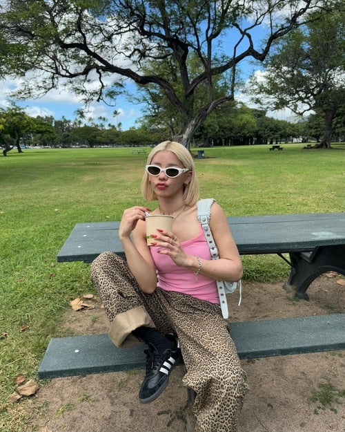 大人気Youtuberがハワイで1年のスタートを切る！親友と年始旅行に行ったことを報告