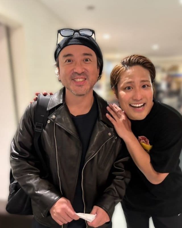 桐山照史がムロツヨシとの2ショットを披露「めちゃめちゃ舞台褒めてくれた！」
