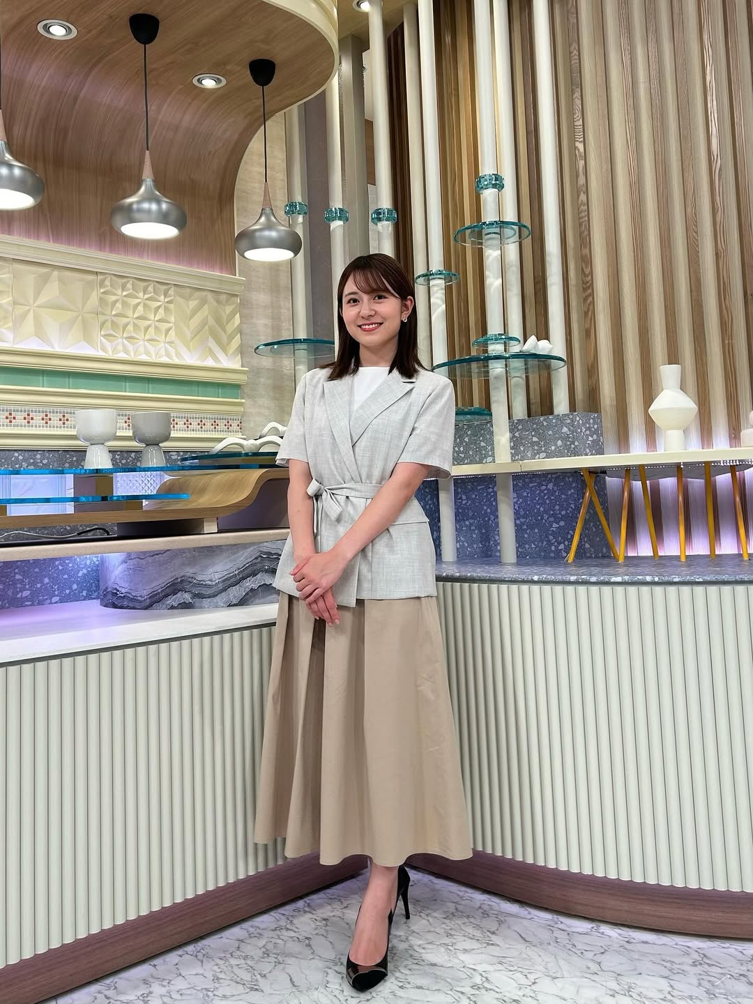 テレビ朝日アナウンサー・三山賀子、スタジオでの自撮りと共になりすましに対する注意喚起