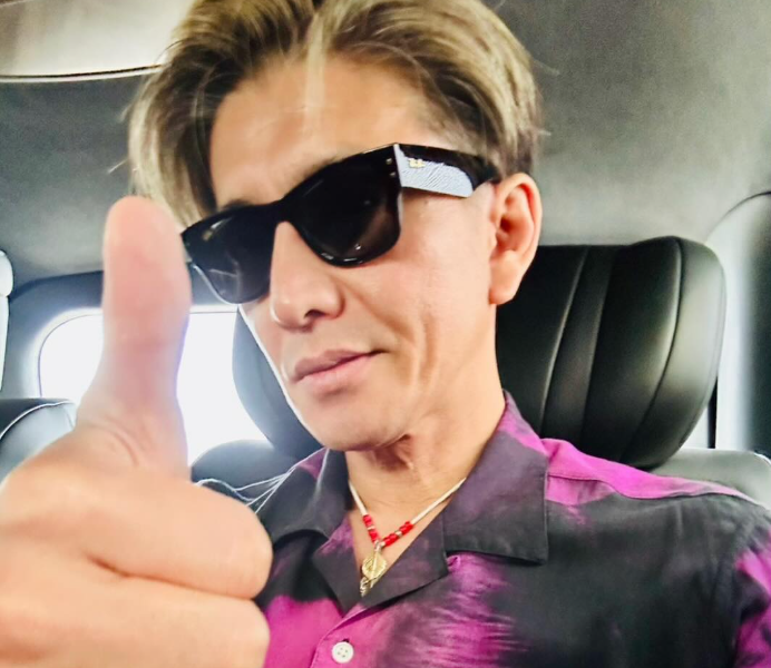 木村拓哉、車内での“サムズアップ”ショットと共に猛暑への注意を呼びかけ