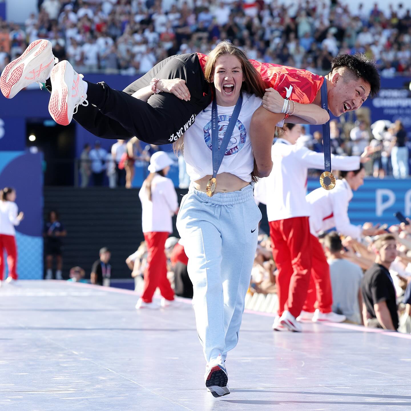 「日下選手を持ち上げてるのは誰?」チャンピオンズパークでの1枚が話題に