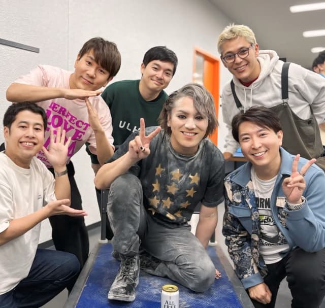 狩野英孝、50TAの横浜アリーナライブに「盛り上げてくれて…」と感謝を述べる