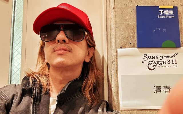 ミュージシャン・清春が自撮りを公開、ダンディでイケメンすぎると話題に