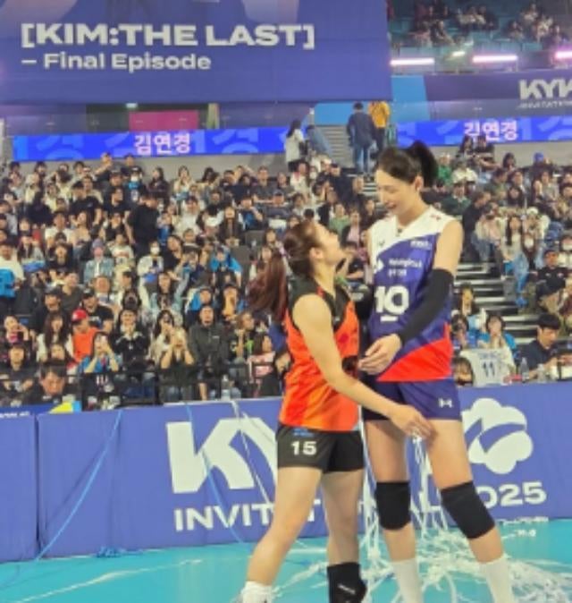女子バレー井上琴絵、〇〇でキム・ヨンギョン引退イベントに参加──「これからもずっと良い関係でいられるといいな」