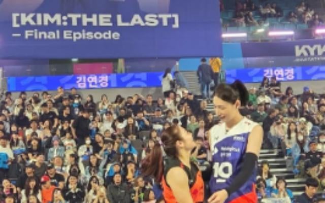 女子バレー井上琴絵、〇〇でキム・ヨンギョン引退イベントに参加──「これからもずっと良い関係でいられるといいな」