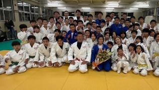 「美味しい顔が可愛すぎる！」阿部詩、糸島旅で見せたリフレッシュ笑顔が話題に