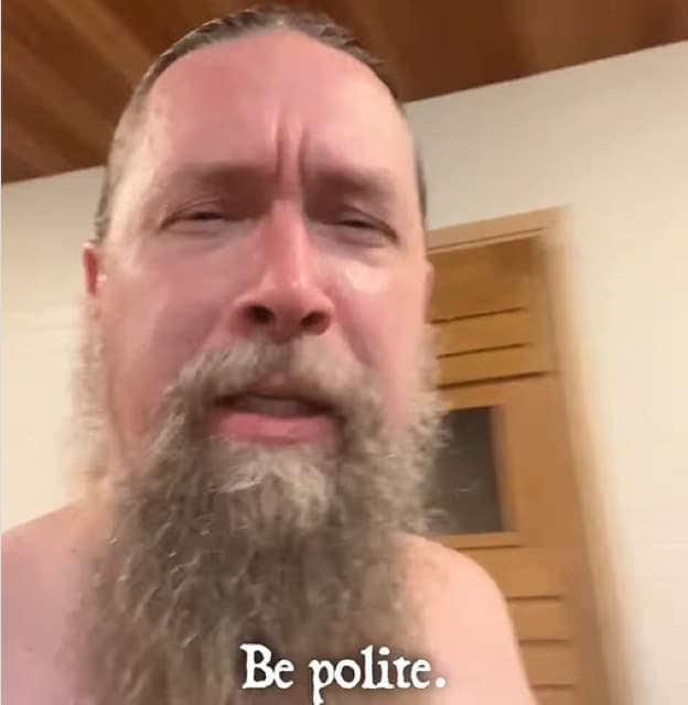 Ensiferum ベースのサミが本場のサウナについて語る