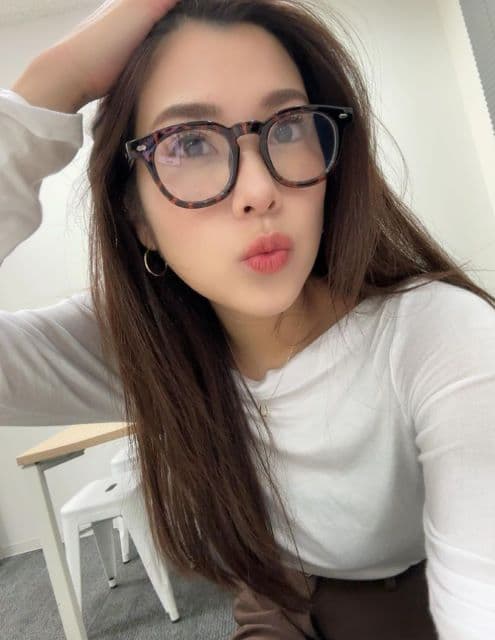 ファン大絶賛！グラドル 内田 瑞穂 眼鏡姿を公開！